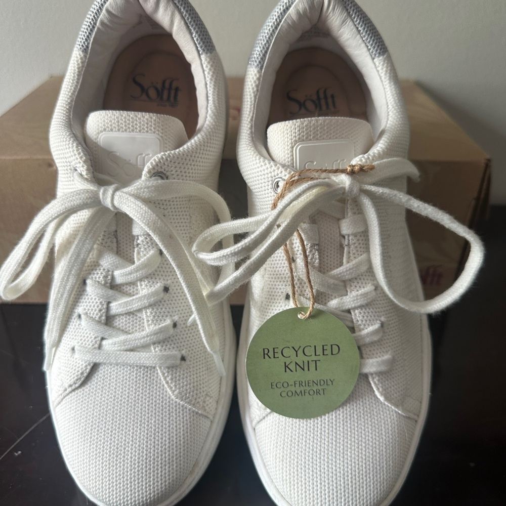 Sofft Waylyn White Sneakers 8.5 NWT